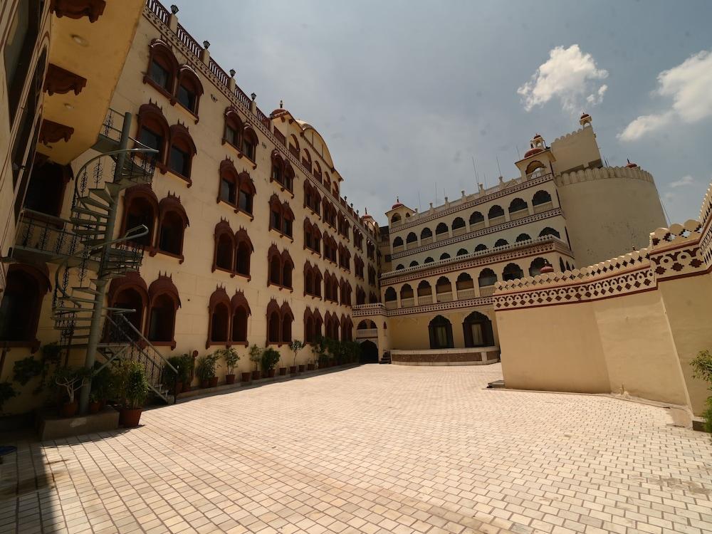 Hotel Fort Chandragupt Jaipur Extérieur photo