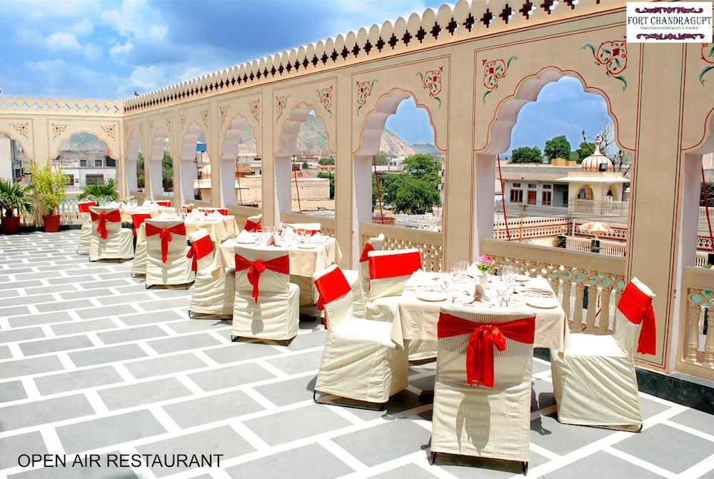 Hotel Fort Chandragupt Jaipur Extérieur photo